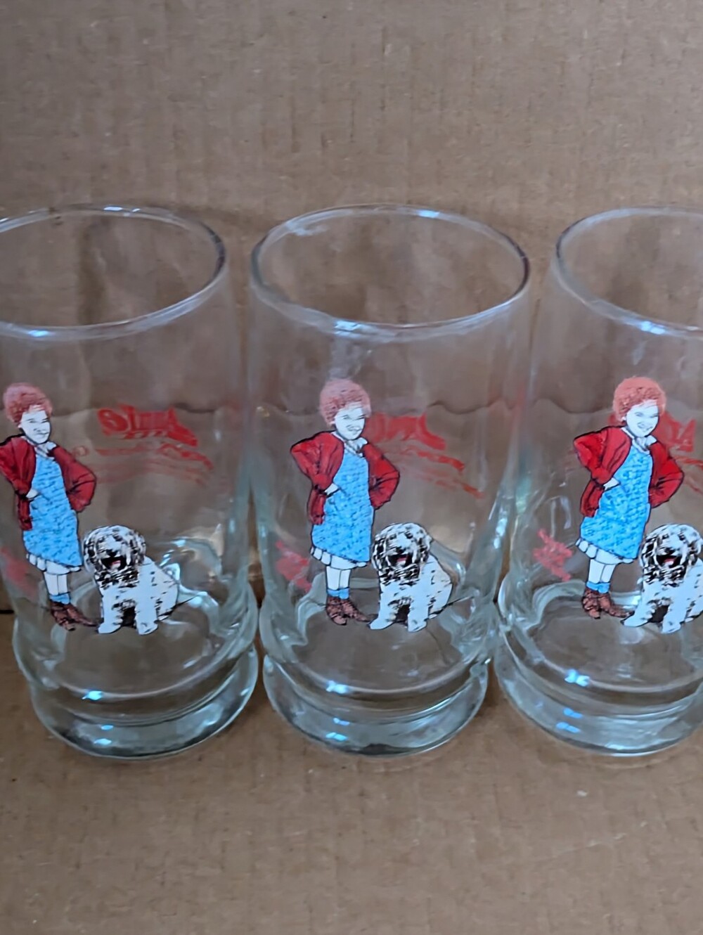 Little orphan Annie & Dog Sandy  1982 Swenson Collector Glass Set 3